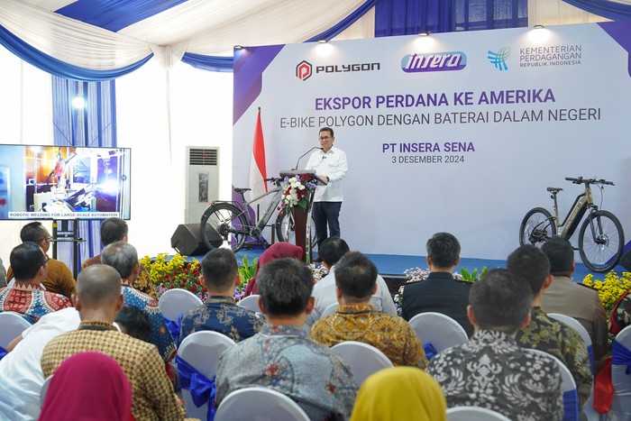 Menteri Perdagangan Budi Santoso melepas ekspor produk sepeda listrik karya anak bangsa ke pasar Amerika dan Eropa di Sidoarjo, Jawa Timur Selasa, (3/12/2024).