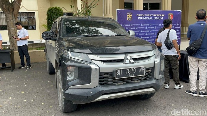 Mobil dinas Pemkot Sungai Penuh disita terkait kasus perusakan kotak suara.