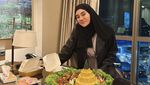 Momen Clara Shinta Borong Singkong hingga Makan di Resto Hot Pot