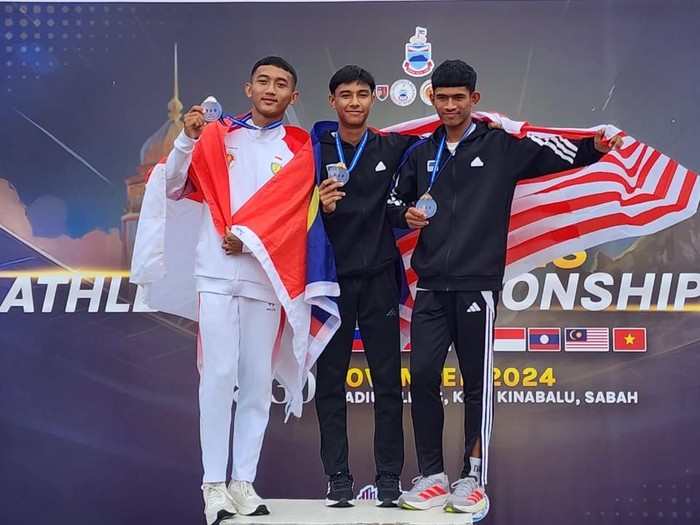 Muhammad Daffa Rahardian, atlet lompat tinggi dari kelas khusus olahraga (KKO) SMAN 3 Demak, meraih perak di ajang Sea Youth Champions 2024 di Malaysia. Diunggah Rabu (4/12/2024).