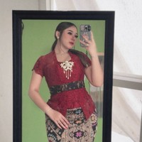 Melalui akun Instagram miliknya Niken menyebut dirinya sebagai Pesinden Republik Indonesia. Saat ini dirinya sudah memiliki lebih dari 1,7 juta pengikut di media sosialnya tersebut. Foto: Instagram/@niken_salindry_reall