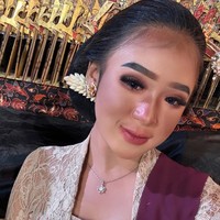 Lahir pada 29 Juni 2008, Niken saat ini masih berusia 16 tahun. Pesinden asal Kediri, Jawa Timur itu biasa membawakan lagu-lagu campursari dan Jawa. Foto: Instagram/@niken_salindry_reall