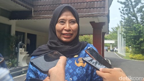 Kepala DP3AP2KB NTB Nunung Trianingsih saat diwawancarai di Pendopo Gubernur NTB, Rabu (4/12/2024). (Nathea Citra/detikBali)