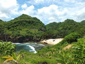 Pantai Ngetun di Gunungkidul, Spot Wisata Tersembunyi di Yogya