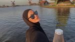 Potret Paula Verhoeven yang Lagi Kerja Sambil Liburan di Belanda