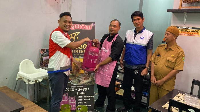 Pertamina melakukan sosialisasi kepada para pelaku rumah makan dan usaha laundry di Bengkulu.