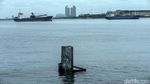 Penampakan Puing Masjid Wal Aduna yang Ditenggelamkan Air Laut