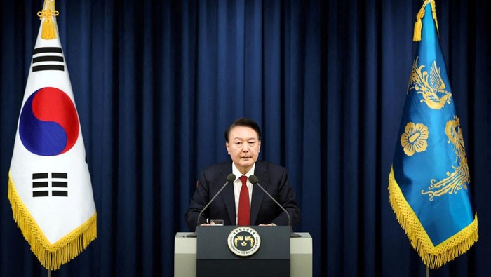 South Korean President Yoon Suk Yeol  delivers a speech to declare martial law in Seoul, South Korea, December 3, 2024. The Presidential Office/Handout via REUTERS ATTENTION EDITORS - THIS IMAGE HAS BEEN SUPPLIED BY A THIRD PARTY.     TPX IMAGES OF THE DAY