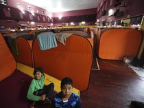 Puluhan Ribu Warga Malaysia Mengungsi Akibat Banjir Terburuk