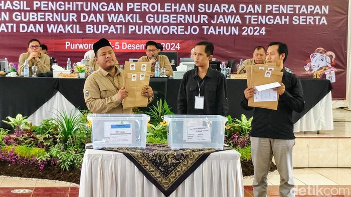 Rapat Pleno Terbuka Rekapitulasi Hasil Penghitungan Perolehan Suara serta Penetapan Hasil Pemilihan Gubernur dan Wakil Gubernur Jawa Tengah serta Bupati dan Wakil Bupati Purworejo Tahun 2024, Rabu (4/12/2024).