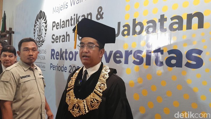 Momen Rektor UI Diteriaki Zionis saat Acara Wisuda