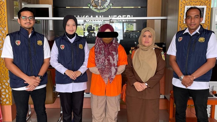 Selebgram, MD, dilimpahkan penyidik Polda Aceh ke Kejari Aceh Besar (Foto: Dok. Polda Aceh)