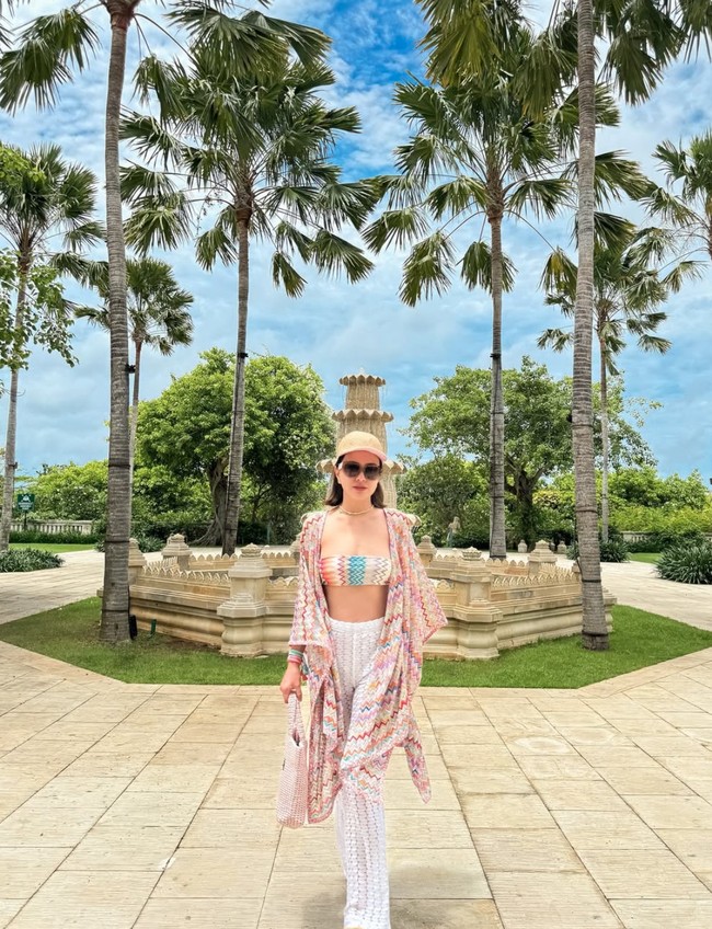 Shandy Aulia beberapa waktu lalu terlihat bertolak ke Bali untuk berlibur. Seperti biasa, ibu satu orang anak itu pun membagikan foto-foto keseruannya selama di Bali ke akun Instagram pribadinya. Foto: Instagram/@shandyaulia