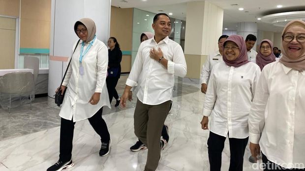 Walkot Eri tinjau RS Eka Candrarini
