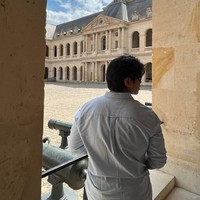 Lahir pada 14 Mei 2007, Adrian kini sudah berusia 17 tahun. Sosoknya kerap mencuri atensi kala tampil di Instagram sang mama. Foto: Instagram/@paramitha118real/@adrian_bago