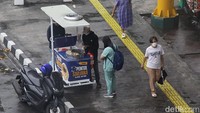 Pelaksana tugas (Plt) Kepala BPS Amalia Adininggar Widyasanti menyampaikan, pada November ini terjadi kenaikan IHK dari 106,01 pada Oktober 2024 menjadi 106,33 pada November 2024.