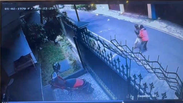 CCTV saat wanita dijambret di Malang