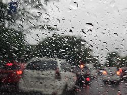 Update Peringatan Dini BMKG: Maros Hujan Sedang-Lebat Malam Ini, Berpotensi Meluas ke Makassar