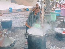 Potret Relawan di Dapur Umum Pengungsian Erupsi Lewotobi Laki-laki