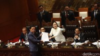 Ketua Komisi III DPR, Habiburokhman, menyampaikan hasil uji kelayakan dan kepatutan lima pimpinan KPK kepada Ketua DPR Puan Maharani.  
