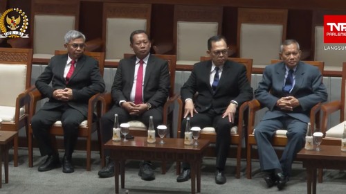 DPR Sahkan 5 Pimpinan KPK, Setyo Budiyanto Ketua

Rapat paripurna DPR mengesahkan lima pimpinan KPK periode 2024-2029 hasil uji kelayakan dan kepatutan di Komisi III DPR. Ketua KPK dijabat oleh Setyo Budiyanto.