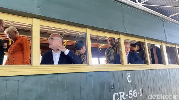 Duta Besar Perancis untuk Indonesia, Timor Leste, dan ASEAN, Fabien Penone di Museum Kereta Api Ambarawa, Kecamatan Ambarawa, Kabupaten Semarang, Kamis (5/12/2024).