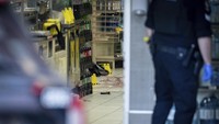 Polisi di kota Vancouver, Kanada, mengatakan dua orang ditikam dan seorang tersangka ditembak mati oleh petugas.  