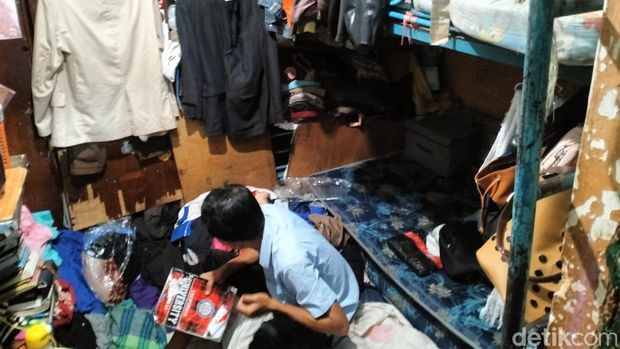 Gubuk kecil Nunung Nurjanah, pemulung di Kota Bandung