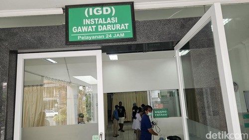 Ilustrasi- Pelayanan pasien gawat darurat di IGD RSUD Klungkung, Kamis (5/12/2024). (Foto: Putu Krista/detikBali)