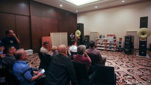High End Audio Club (IHEAC) Audio Video Show 2024 kembali hadir di Fairmont, Jakarta. Pameran ini pun digelar di dalam kamar hotel.