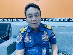 Arus Penumpang di Pelabuhan Yos Sudarso Ambon Diprediksi Naik 23% Saat Nataru