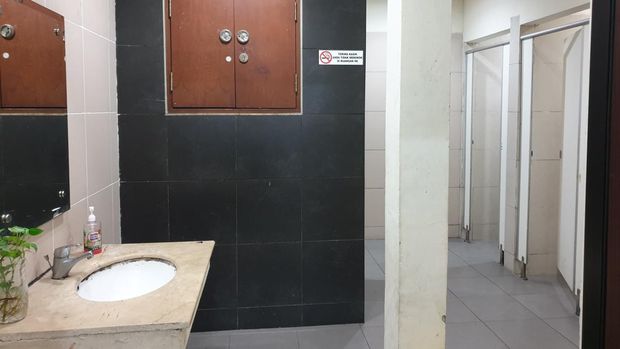 Kamar Mandi Penginapan Terminal Pulo Gebang, Jakarta Timur