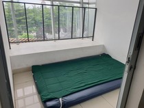 Jangan Asal Letakkan Kasur Langsung di Lantai, Ketahui Untung Ruginya Dulu
