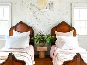 Bisa Ditiru, Ini 6 Inspirasi dan Tips Menata Kamar Tidur dengan 2 Kasur