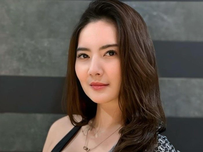 kenny mayang sari