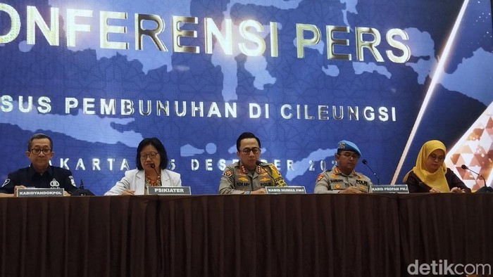 Konferensi pers di RS Polri, Kramat Jati. (Maulana/detikcom)