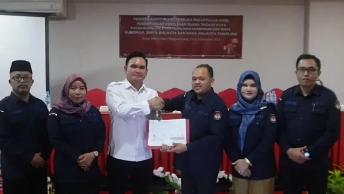 KPU Pangkalpinang menggelar rapat pleno rekapitulasi suara (Antara)