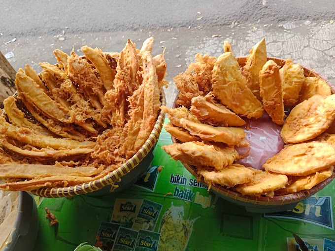 Kuliner dekat kuburan