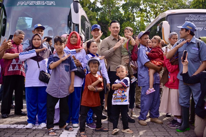 Lepas Transmigran, Menko AHY Harap Lahir Pusat Ekonomi Baru