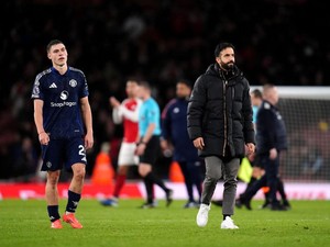 Kebahagiaan MU Dirusak Arsenal