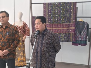 Erick Thohir Pamerkan Seragam Baru Petugas Bandara