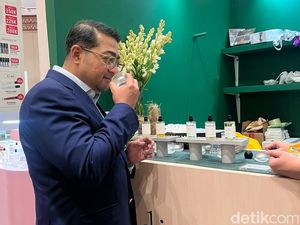 Menteri Ekonomi Kreatif Beli Parfum Lokal Rp 500 Ribuan, Puji Kualitasnya