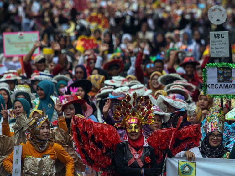 Meriahnya Karnaval Busana Daur Ulang di Bogor