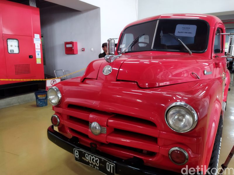 Mobil mewah dan motor gede sitaan KPK hendak dilelang. (Kurniawan Fadilah/detikcom)