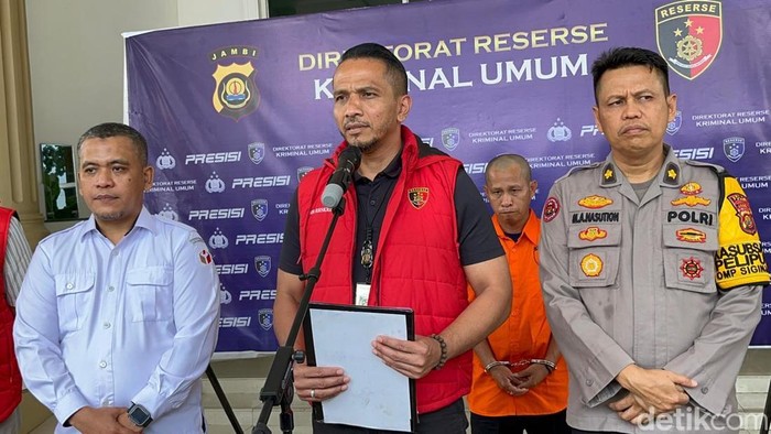 Polisi merilis pelaku perusakan kotak suara di Kota Sungai Penuh, Jambi.