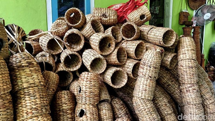 Perajin asal Lumajang raup cuan jutaan rupiah dari kerajinan eceng gondok