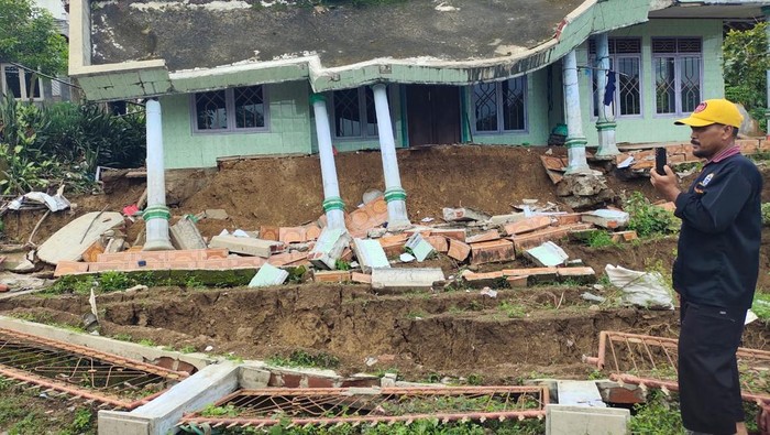 Pergerakan tanah di Kecamatan Agrabinta