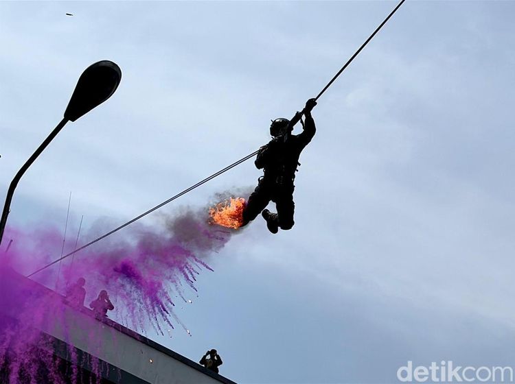 Peringatan Hari Armada RI di Surabaya
