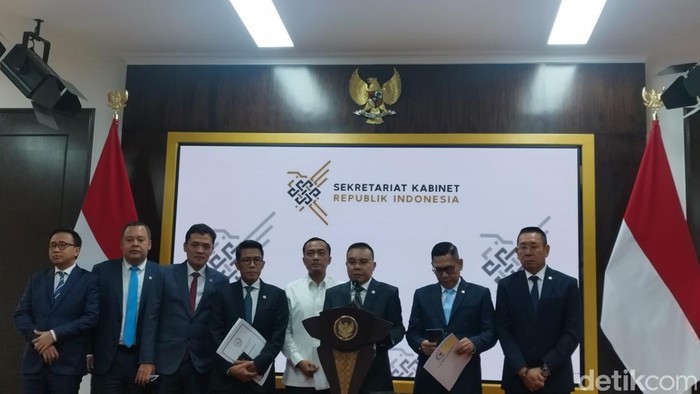 Pimpinan DPR