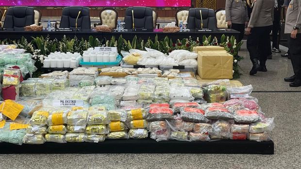 Potret 1 Ton Sabu, 1 Ton Ganja hingga Duit Rp 1 M yang Disita Bareskrim